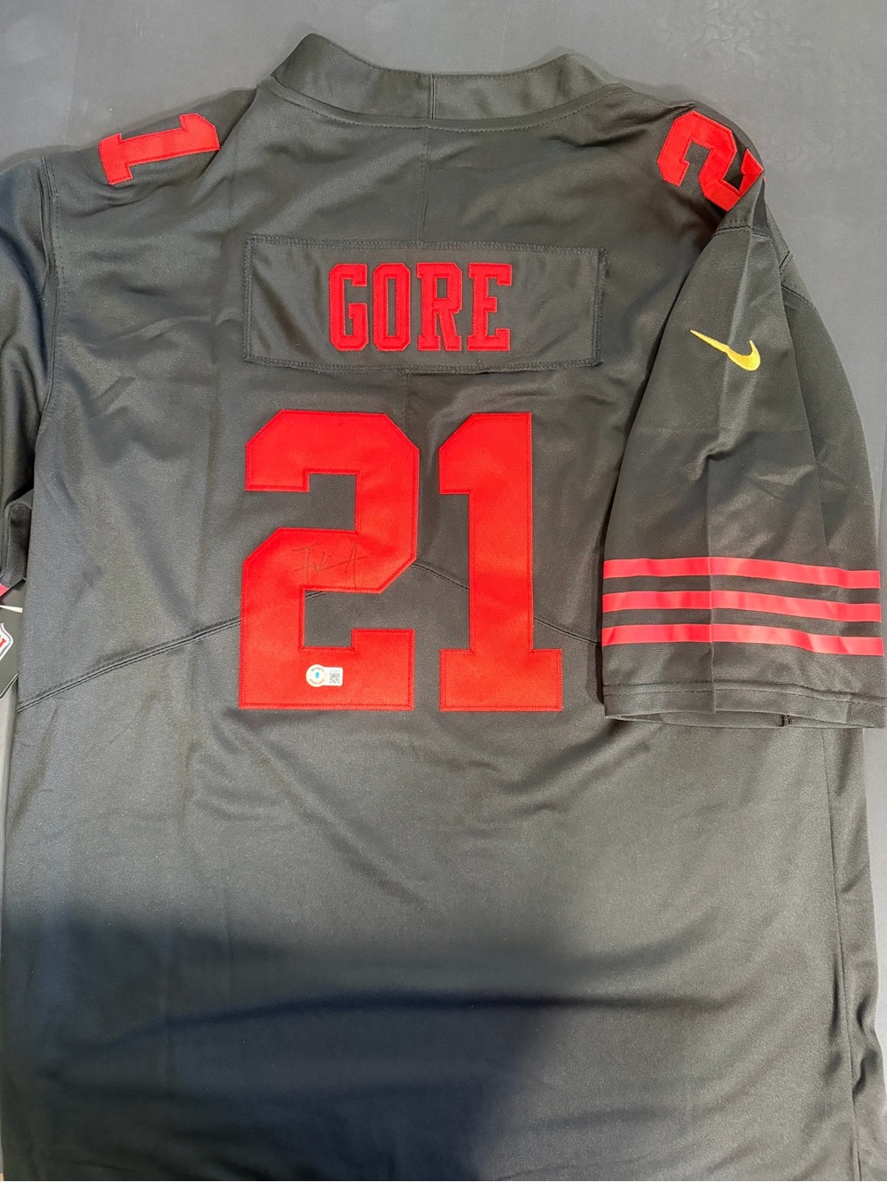 Frank Gore San Francisco 49’ers #21 Autographed Football Jersey. Beckett COA